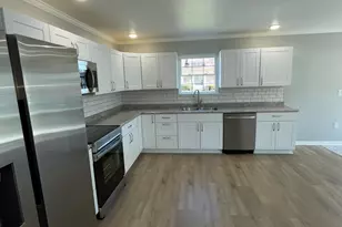 913 Pine Ave, Alma, MI 48801 - Photo 8