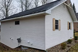 7731 White Birch Dr, Farwell, MI 48622 - Photo 2