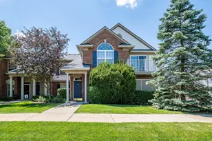 5362 Brookemonte Cir, Rochester, MI 48306 - Photo 2