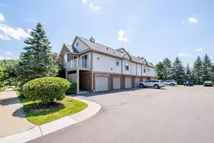 5362 Brookemonte Cir, Rochester, MI 48306 - Photo 4