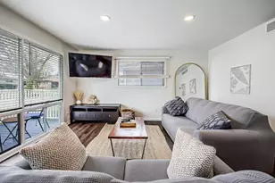 2133 N Circle Dr, Ann Arbor, MI 48103 - Photo 6