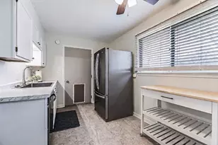 2133 N Circle Dr, Ann Arbor, MI 48103 - Photo 12