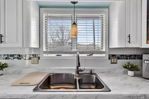 38609 Jahn St, Livonia, MI 48152 - Photo 12