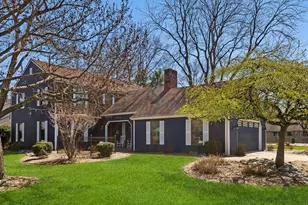 1462 Mulberry Ln, Saint Joseph, MI 49085 - Photo 4