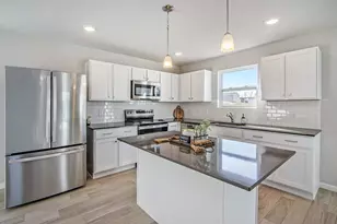 383 Pinery Ln, Fremont, MI 49412 - Photo 4