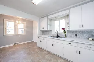 471 Dale Ave, Benton Harbor, MI 49022 - Photo 8