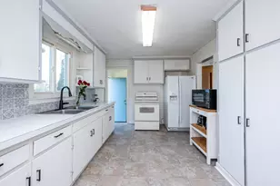 471 Dale Ave, Benton Harbor, MI 49022 - Photo 10