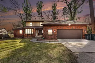 1437 Brookwood Dr, Norton Shores, MI 49441 - Photo 2