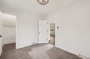 1104 N Waterloo Ave, Jackson, MI 49202 - Photo 16