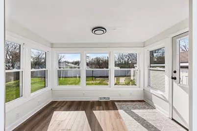 1104 N Waterloo Avenue, Jackson, MI 49202 - Photo 6