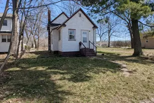 2337 6th St, Muskegon, MI 49444 - Photo 2