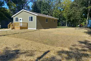 377 Parker Ave, Benton Harbor, MI 49022 - Photo 2