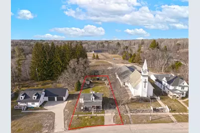 112 W Church Street, Tustin, MI 49688 - Photo 2