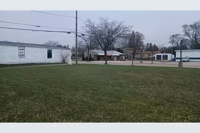 102 W Dowland Street, Ludington, MI 49431 - Photo 6