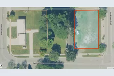 102 W Dowland Street, Ludington, MI 49431 - Photo 14