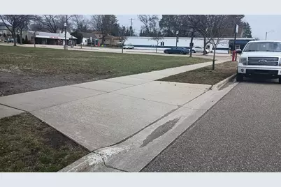 102 W Dowland Street, Ludington, MI 49431 - Photo 8