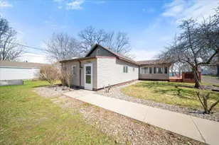 213 N Stewart St, Muskegon, MI 49442 - Photo 2