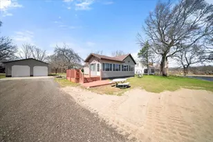 213 N Stewart St, Muskegon, MI 49442 - Photo 2