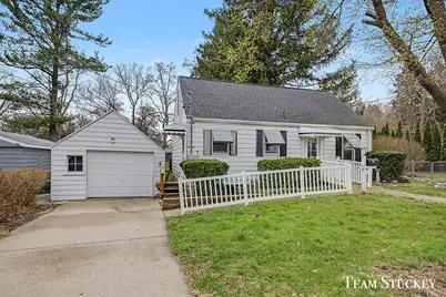 617 Vernon Avenue, Lansing, MI 48910 - Photo 2