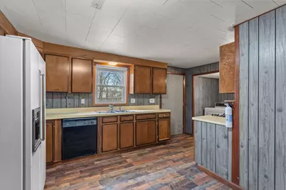 1301 Regent Street, Niles, MI 49120 - Photo 2