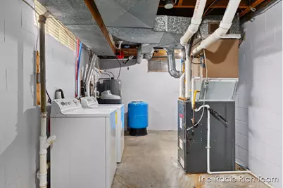 8121 S Youngman Road, Greenville, MI 48838 - Photo 24