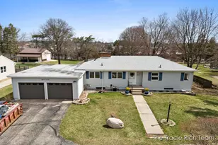 8121 S Youngman Rd, Greenville, MI 48838 - Photo 38