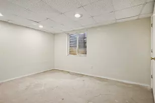 5790 Sandy Cove Dr, Kalamazoo, MI 49048 - Photo 24