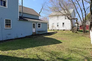 822 Vine St, Manistee, MI 49660 - Photo 4