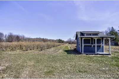 1661 68th Street, Fennville, MI 49408 - Photo 4