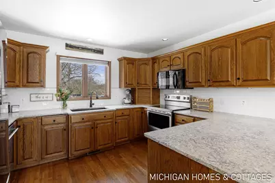 1661 68th Street, Fennville, MI 49408 - Photo 10