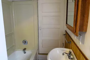 1424 Locust St, Jackson, MI 49203 - Photo 14