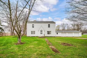 13690 Cleveland Ave, Buchanan, MI 49107 - Photo 1