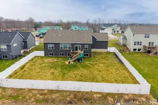 8367 Bauer Rdg Ave, Jenison, MI 49428 - Photo 48