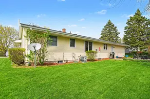 6158 Sandyhill Dr, Eau Claire, MI 49111 - Photo 24