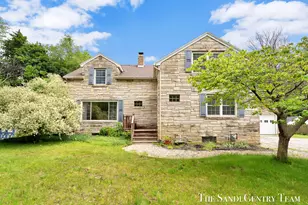 15008 Lakeshore Dr, Grand Haven, MI 49417 - Photo 2