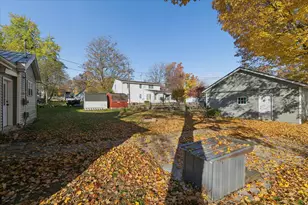 311 E Pine St, Edmore, MI 48829 - Photo 28