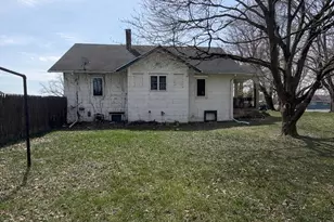 1091 N Benton Center Rd, Benton Harbor, MI 49022 - Photo 6