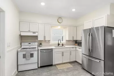 638 E Central Avenue, Zeeland, MI 49464 - Photo 10