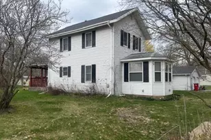 217 John St, Newaygo, MI 49337 - Photo 2