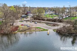 433 Dolphin St, Caledonia, MI 49316 - Photo 2
