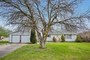 5223 S Boulder St, Jackson, MI 49201 - Photo 2