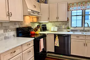 1019 Hidden Creek Dr, Norton Shores, MI 49441 - Photo 6