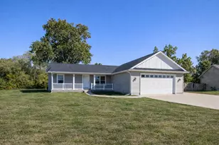 135 Jeremy St, Constantine, MI 49042 - Photo 2