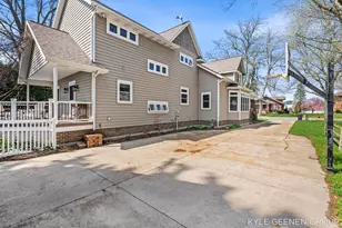 122 E Central Ave, Zeeland, MI 49464 - Photo 60