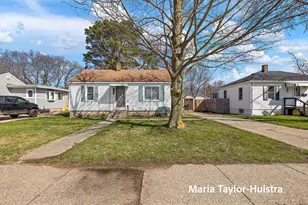 1525 Grant Ave, Grand Haven, MI 49417 - Photo 4