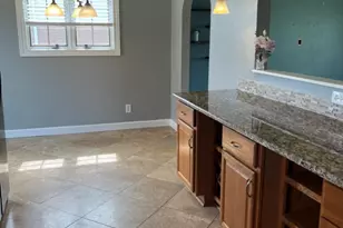 11423 Delvin Dr, Sterling Heights, MI 48314 - Photo 10