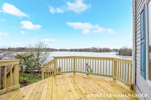 567 Breezy Bluff St, Battle Creek, MI 49015 - Photo 2