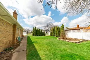 15099 Reeck Rd, Southgate, MI 48195 - Photo 10