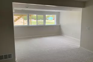 15786 Norwalk Rd, Grand Haven, MI 49417 - Photo 12