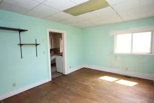 304 E Prairie St, Vicksburg, MI 49097 - Photo 8